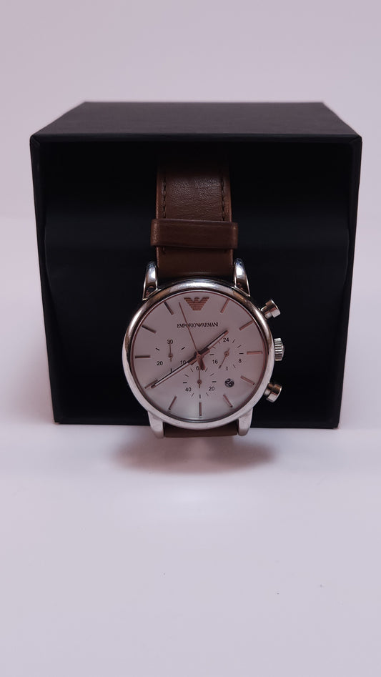 Reloj Giorgio Armani Clásico Plateado con Correa Café