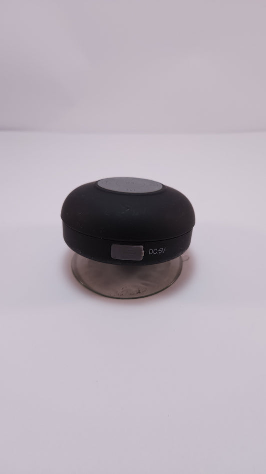 Bocina Aqua contra agua