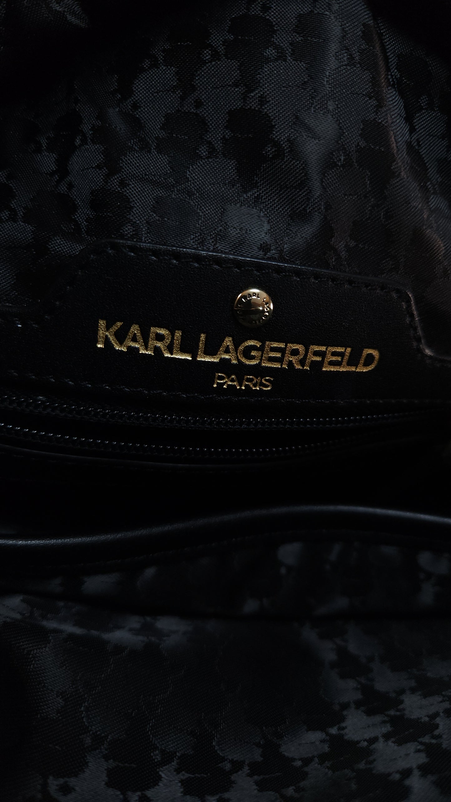 Mochila Karl Lagerfeld Negra y Blanca