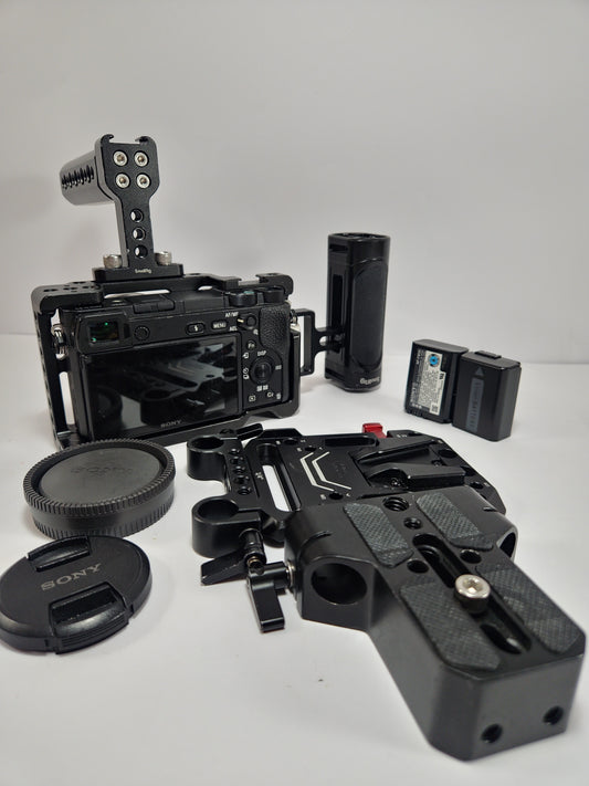 Cámara Sony Alpha A6300 con Rig y Accesorios