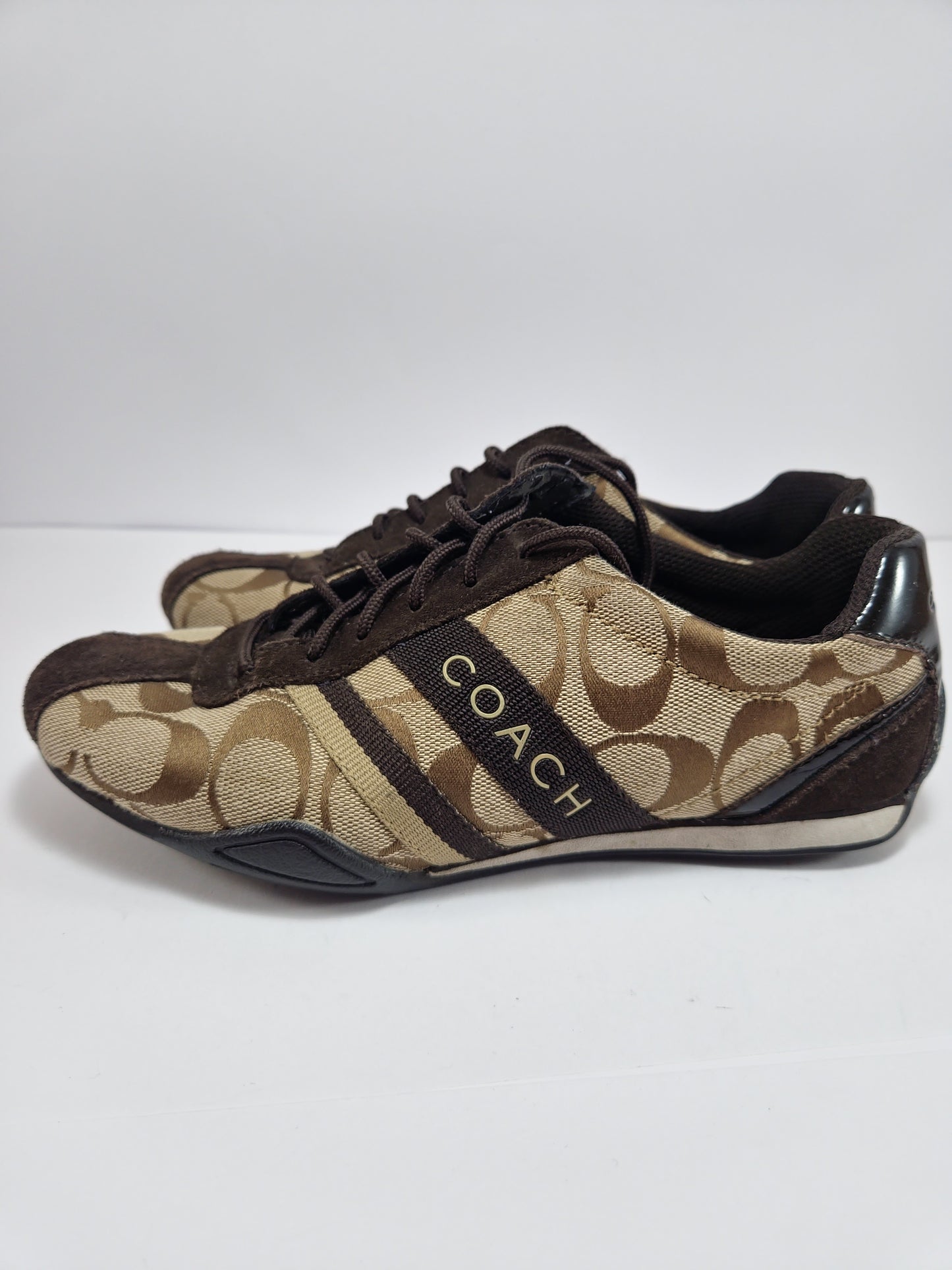 Tenis Coach Monograma Café Talla 5.5