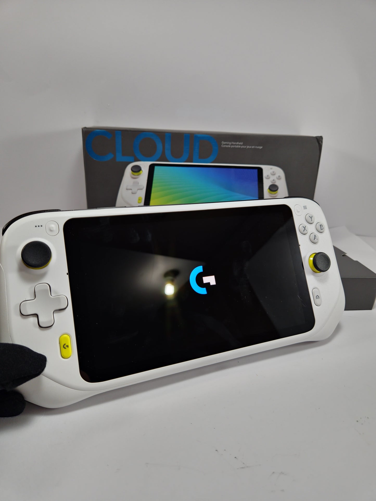 Logitech G Cloud Gaming Handheld