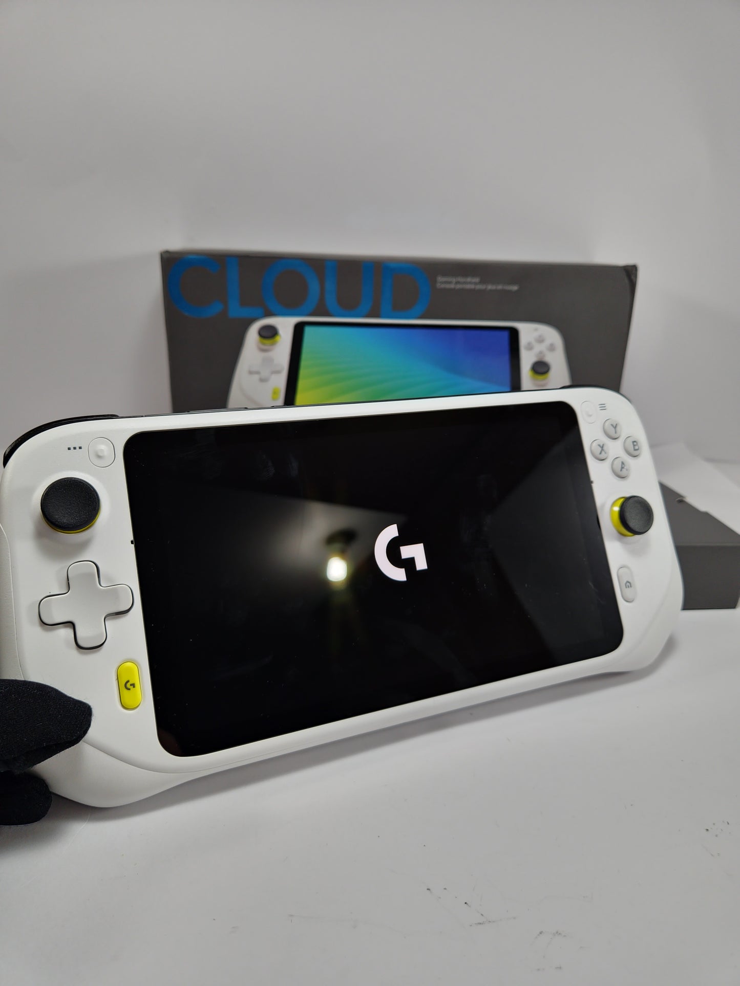 Logitech G Cloud Gaming Handheld