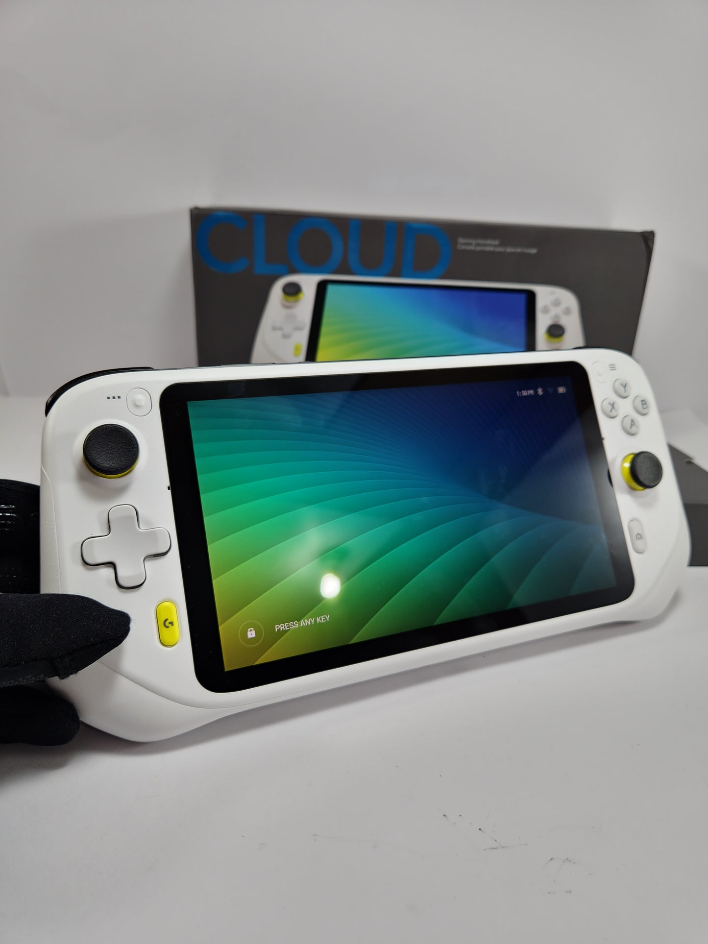 Logitech G Cloud Gaming Handheld