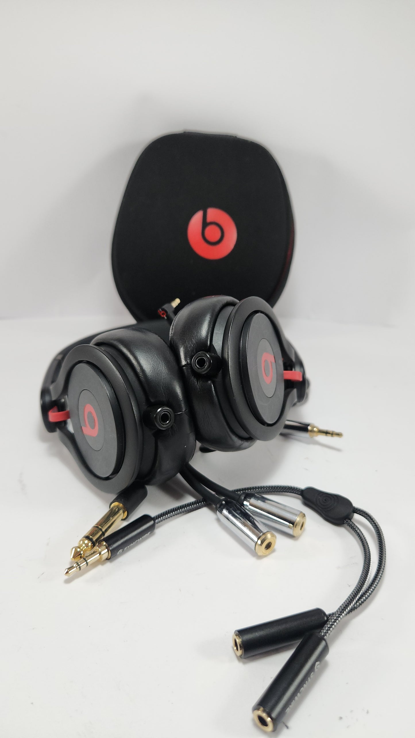 Audífonos Beats Mixr con Cable