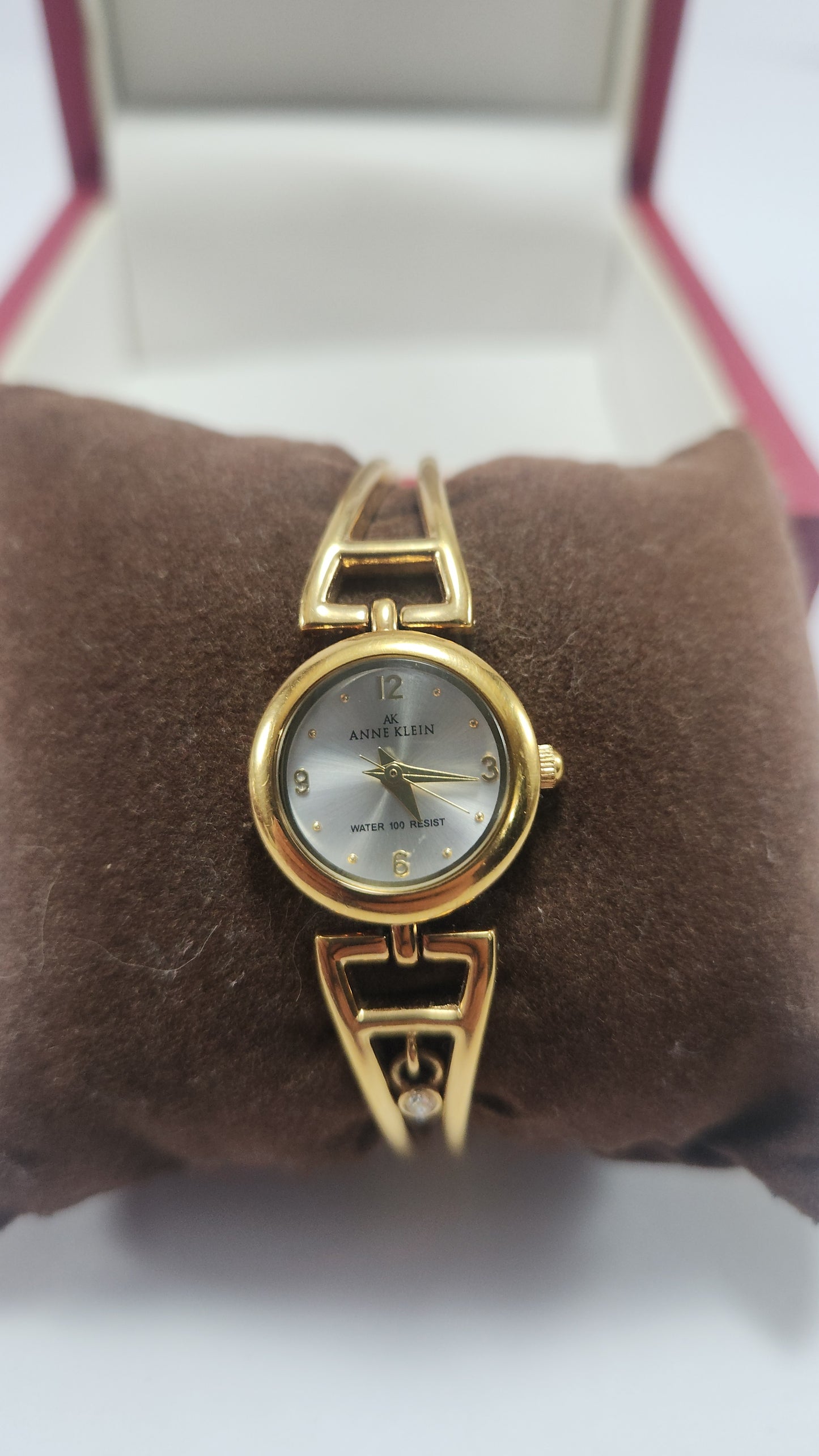 Reloj Anne Klein Dorado con Carátula Rosa