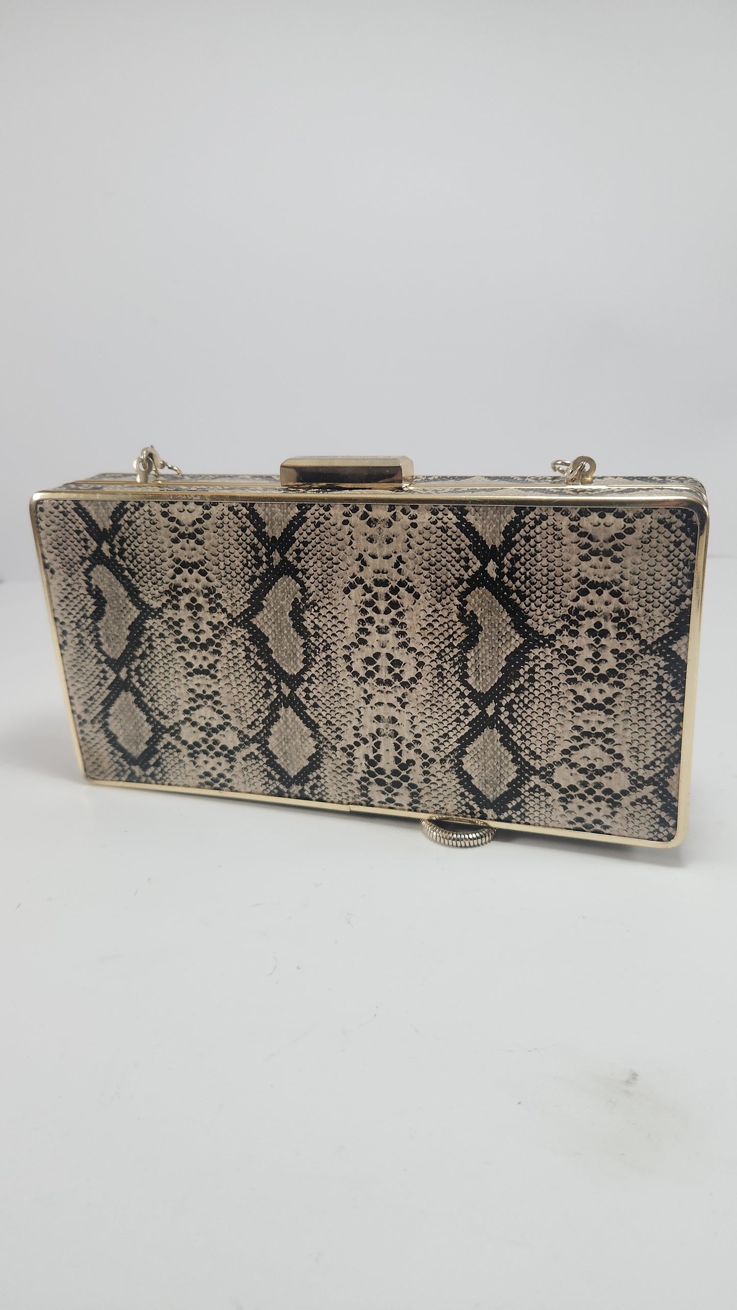Calvin Klein Clutch Print Serpiente con Cadena Dorada