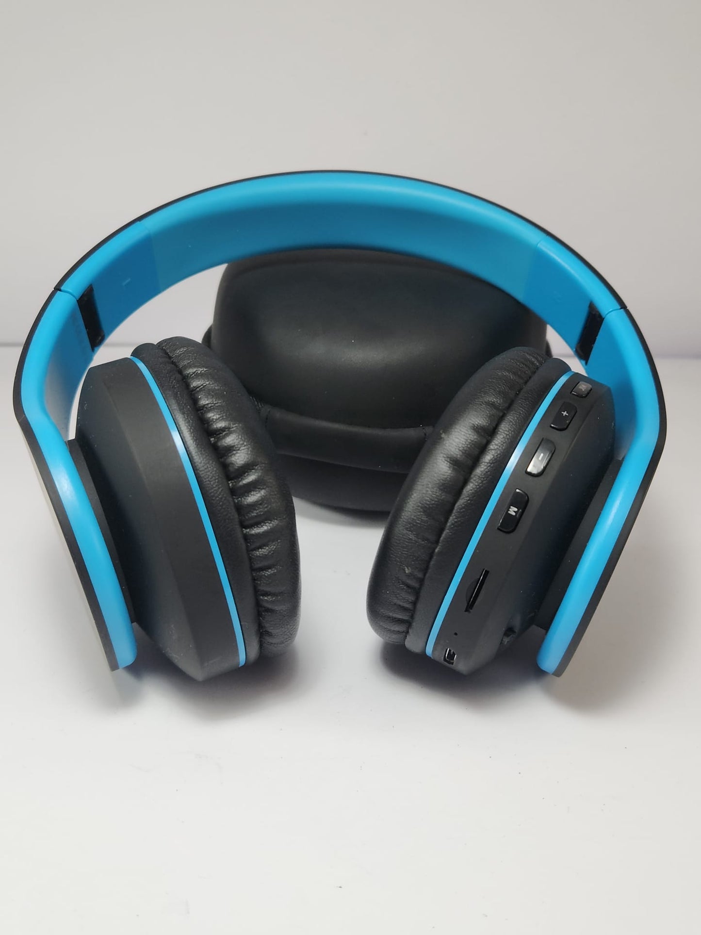 Audífonos ZIHNIC Bluetooth + Estuche rígido