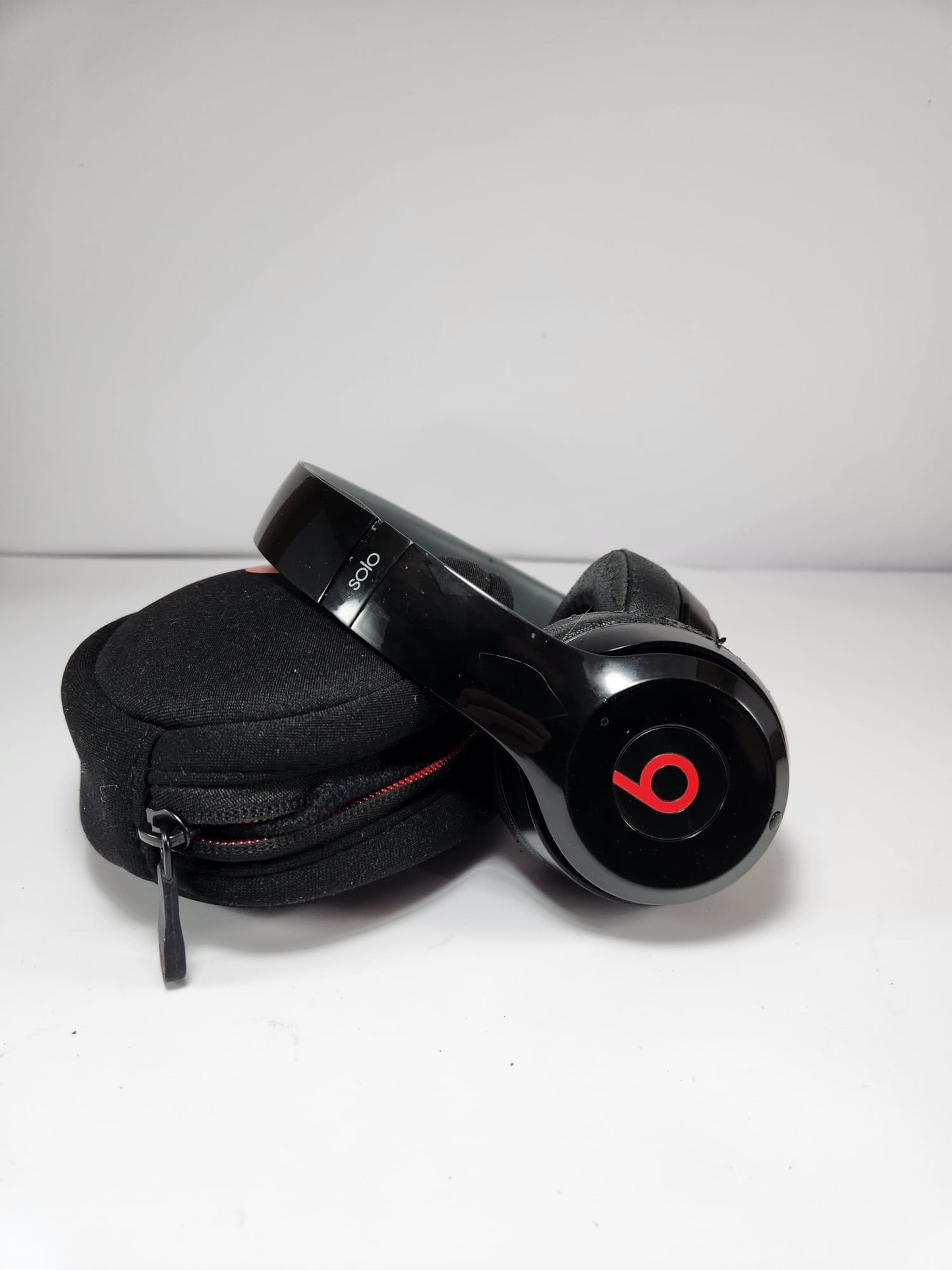 Beats Solo – Funciona solo con cable (Bluetooth no operativo)