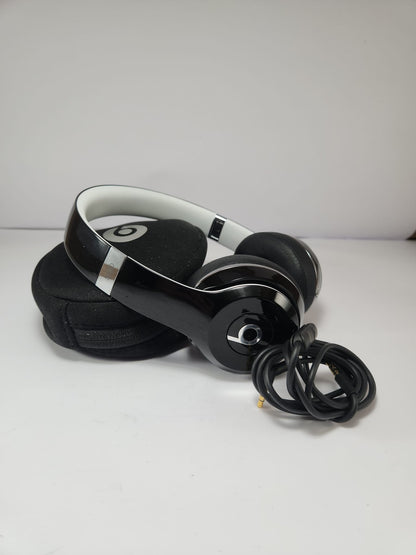 Beats Solo (con cable) – Color negro