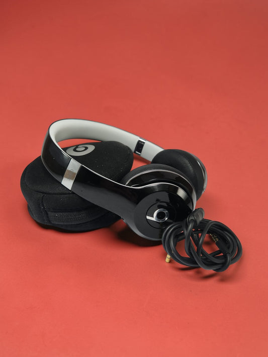 Beats Solo (con cable) – Color negro