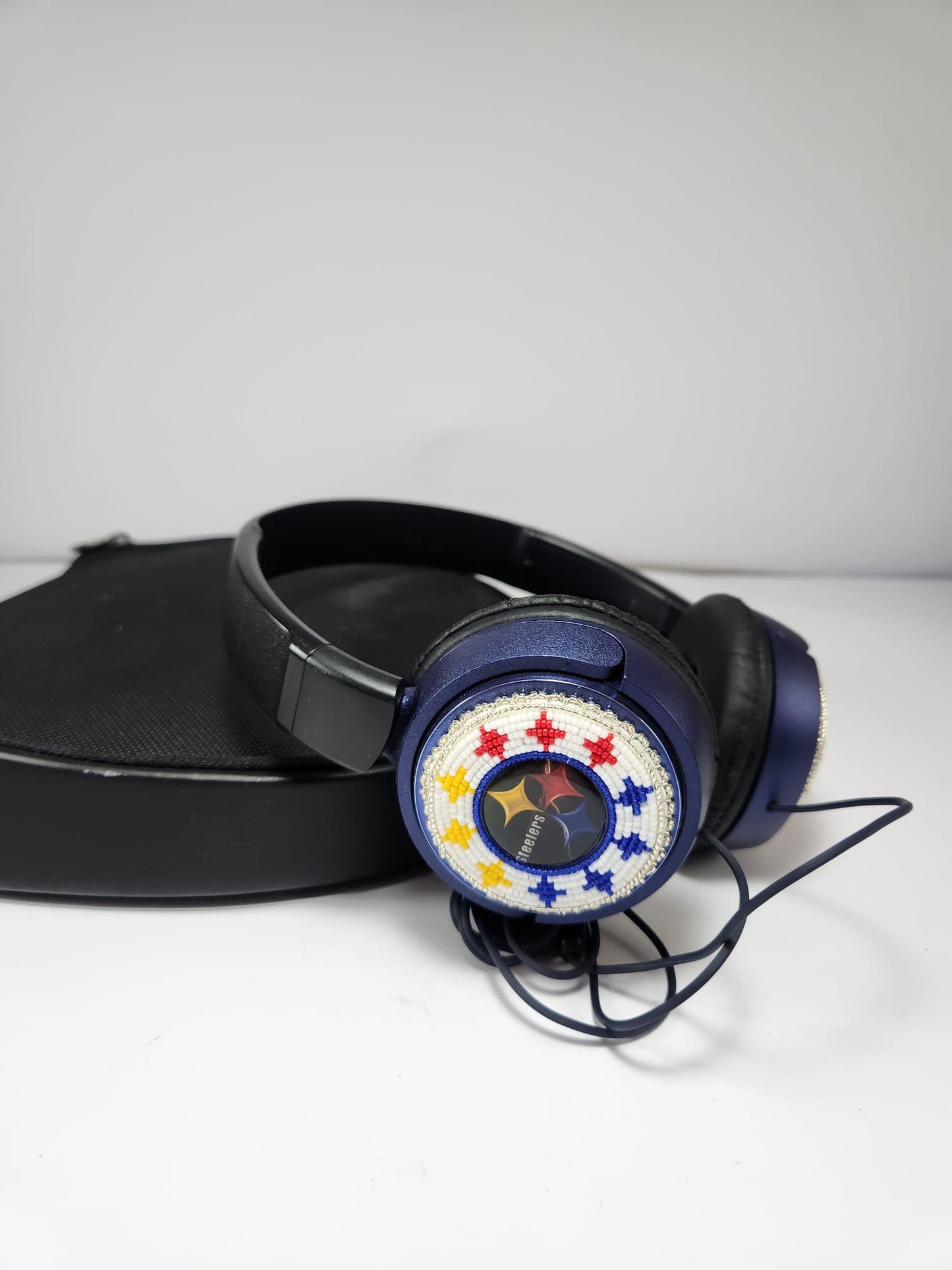 Audífonos Decorativos Artesanales – Estilo Beads Steelers