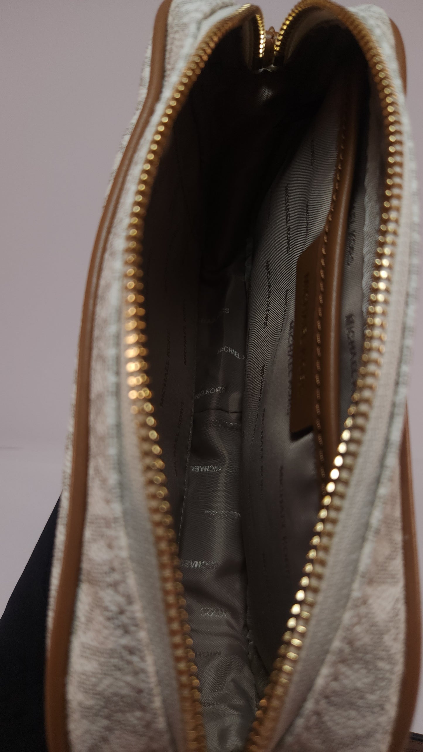Michael Kors Bolso Cruzado Vanilla Monograma - Nuevo y Original