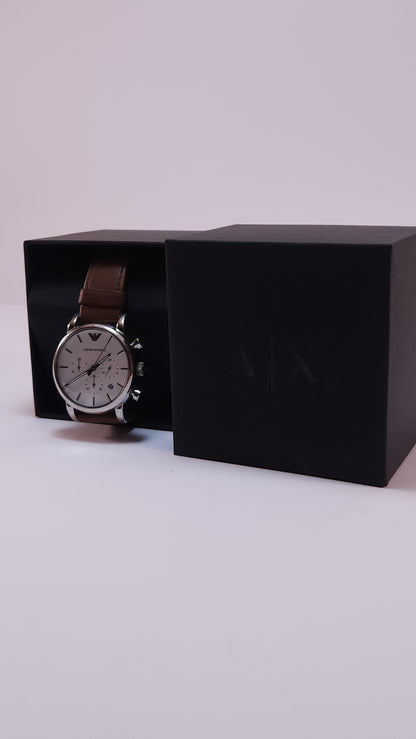 Reloj Giorgio Armani Clásico Plateado con Correa Café
