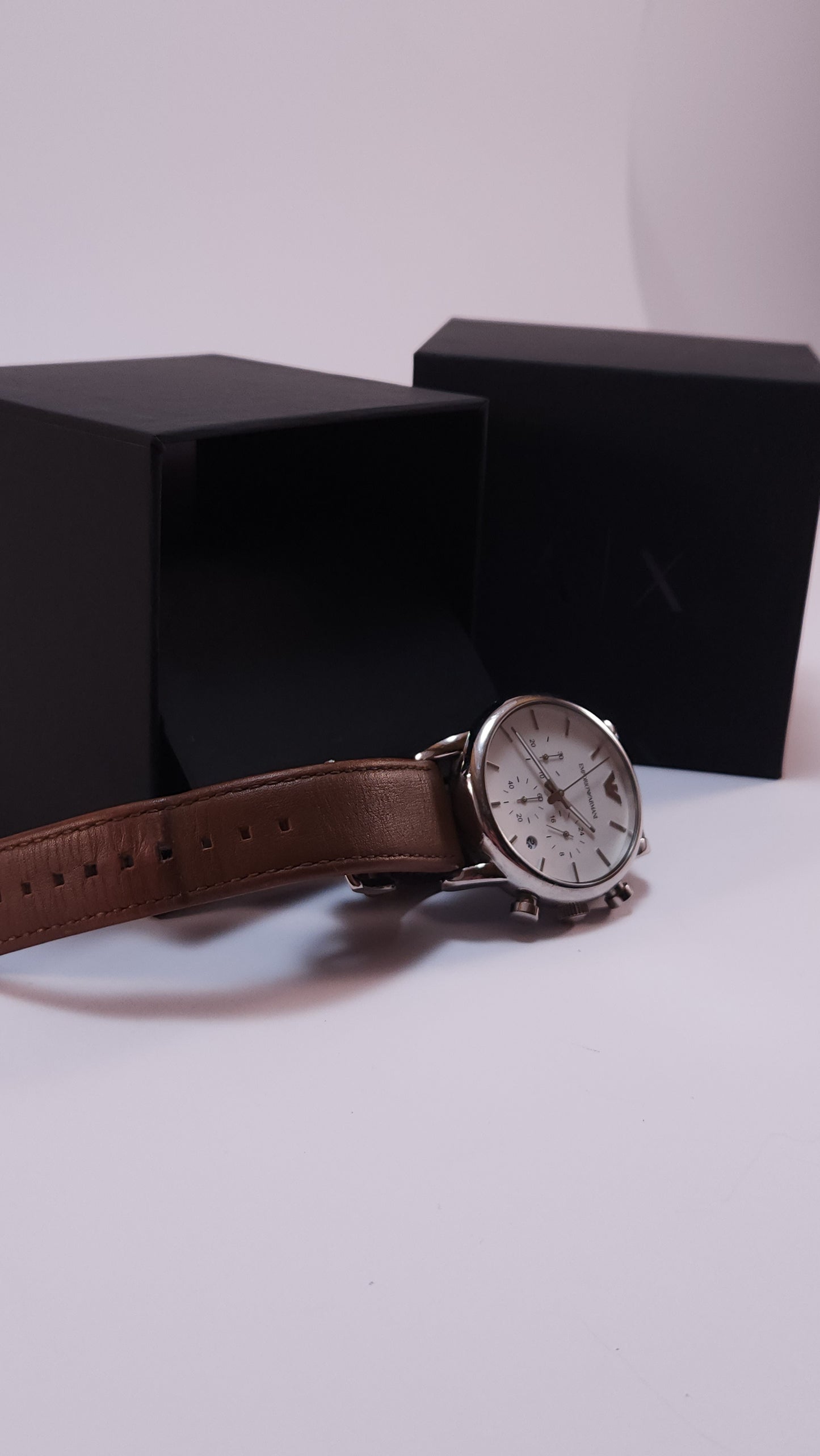 Reloj Giorgio Armani Clásico Plateado con Correa Café
