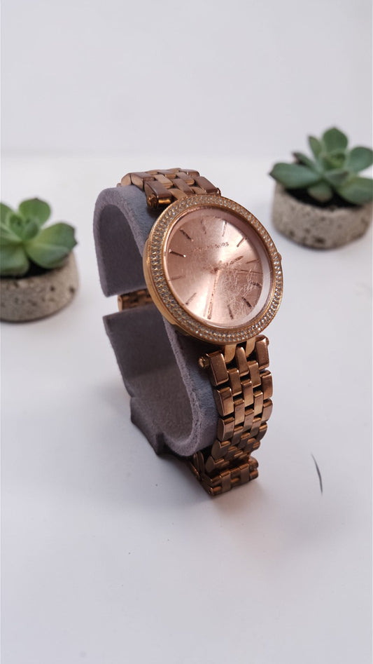 Reloj Michael Kors Dorado Minimalista con Cristales