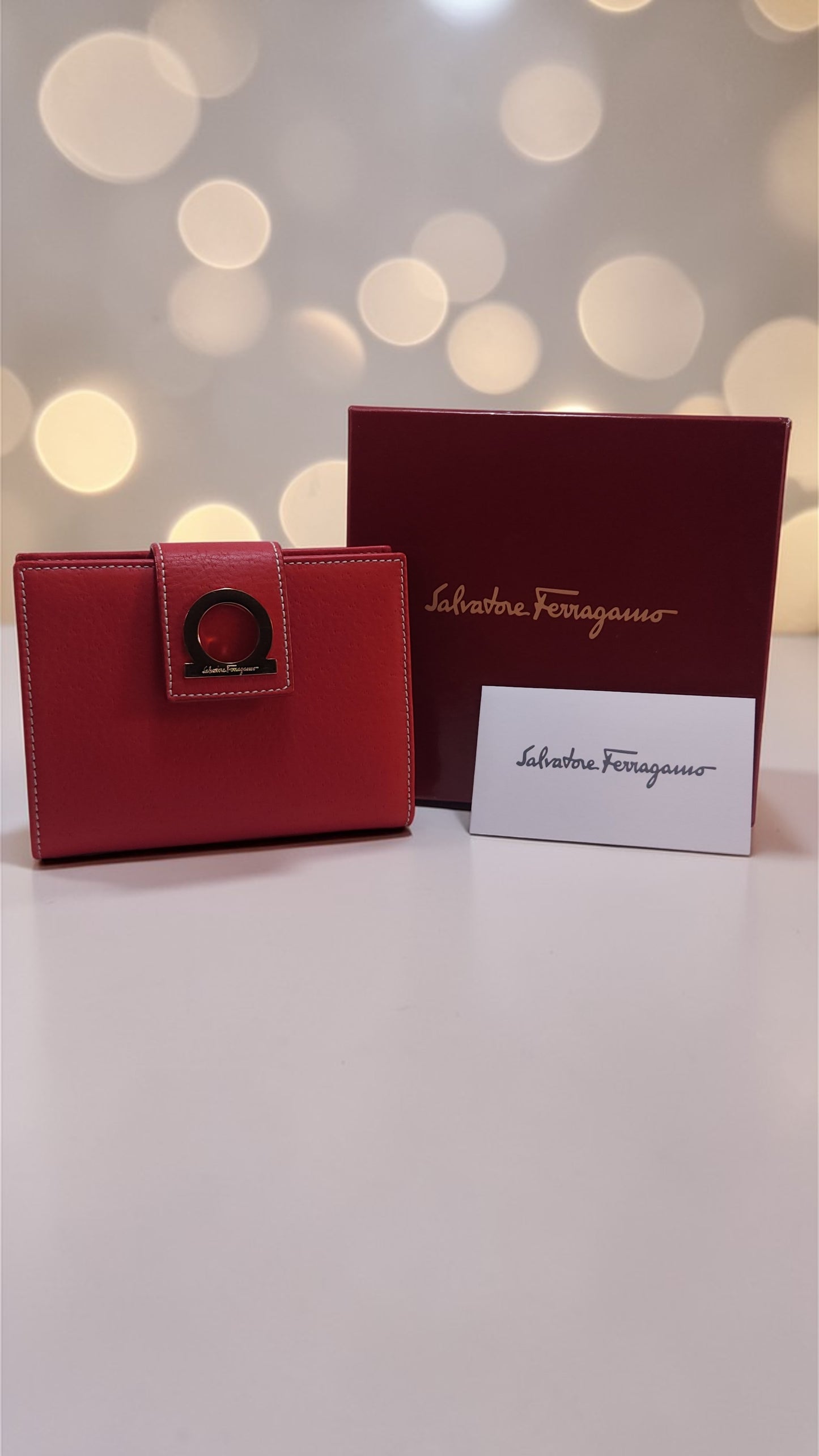 Cartera Salvatore Ferragamo de Piel Roja con Gancini - Certificado Autenticidad