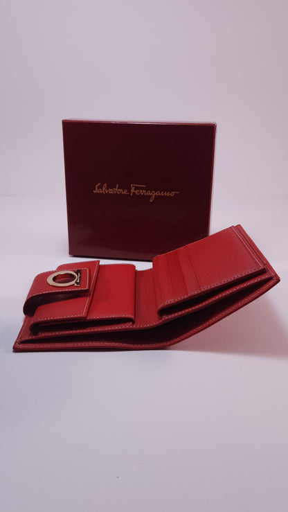 Cartera Salvatore Ferragamo de Piel Roja con Gancini - Certificado Autenticidad