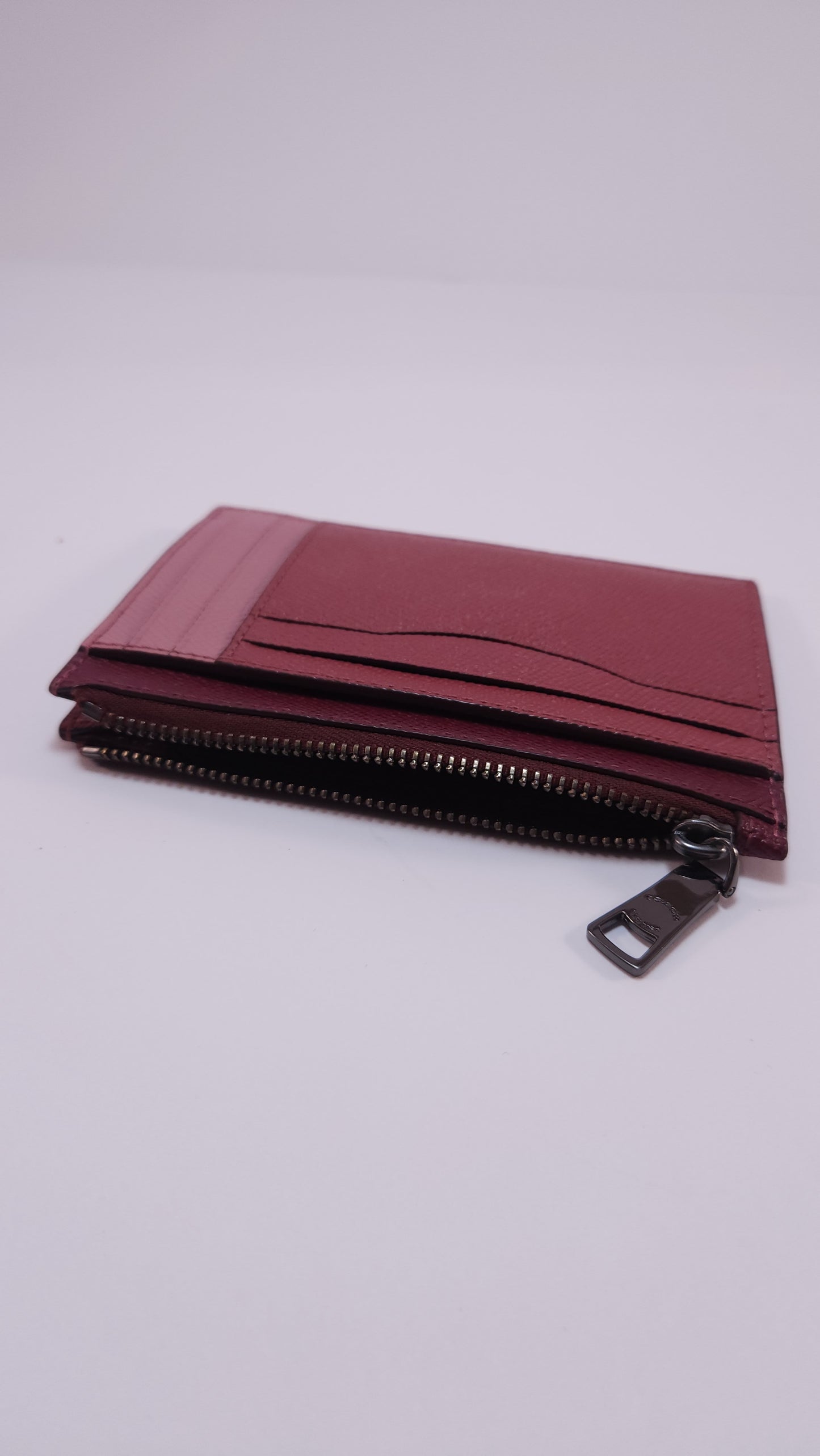 Tarjetero Coach de Piel Burdeos con Cierre- Unisex