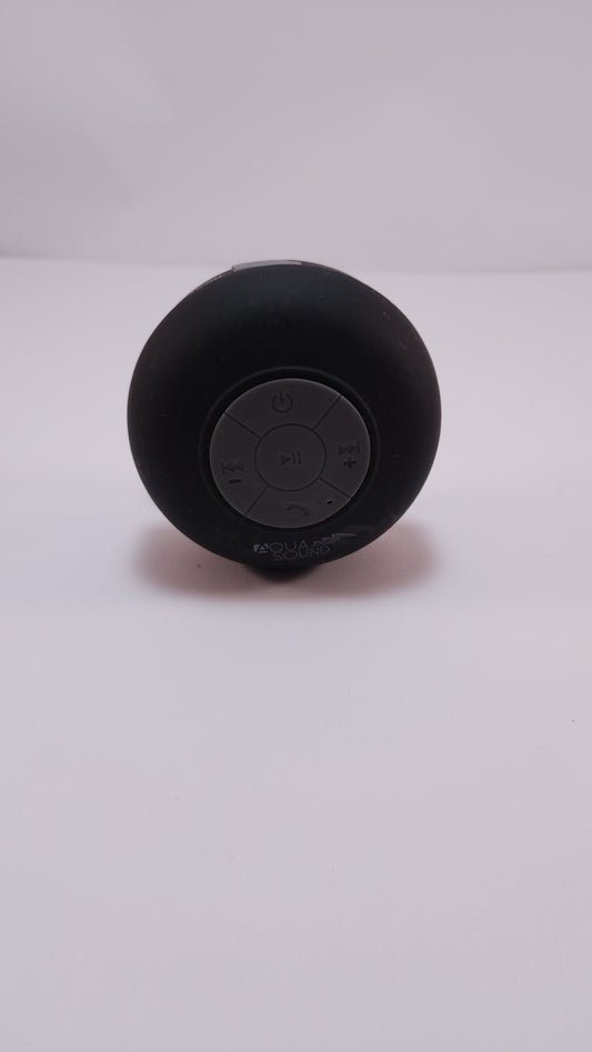 Bocina Aqua contra agua