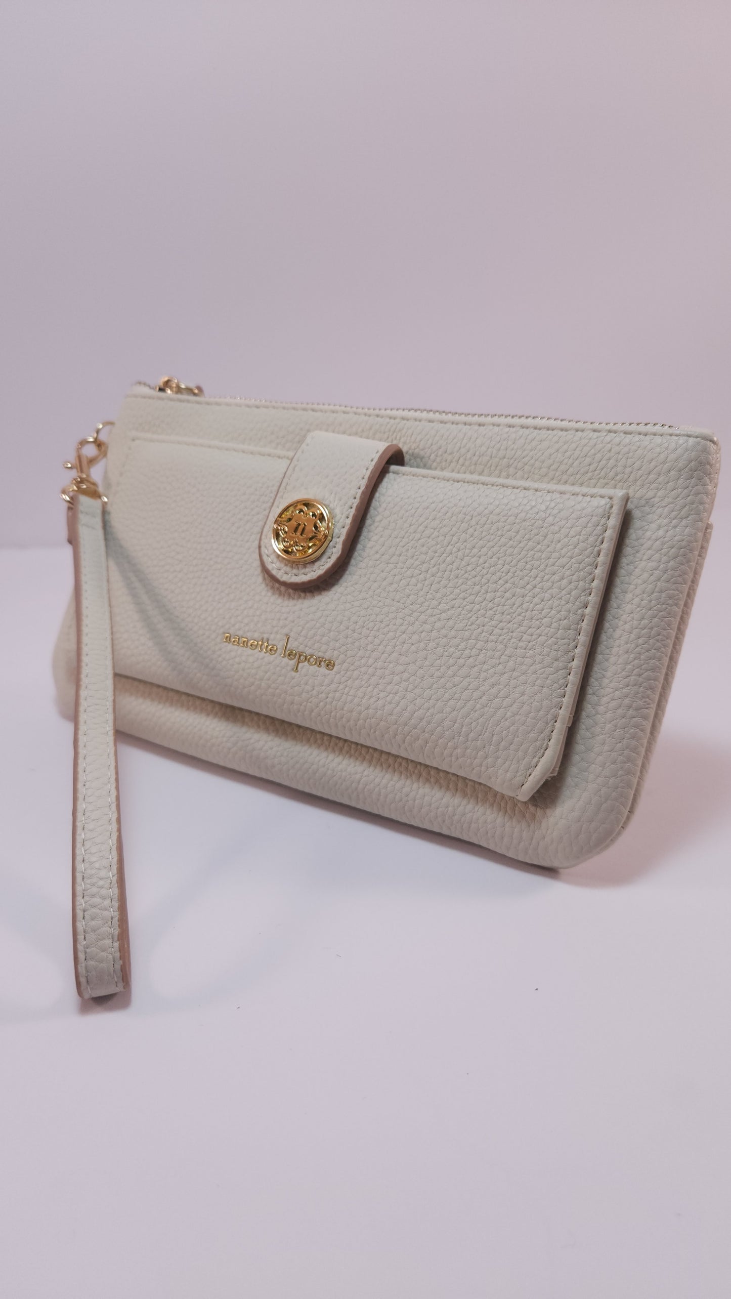 Clutch Nanette Lepore de Piel Sintética Beige