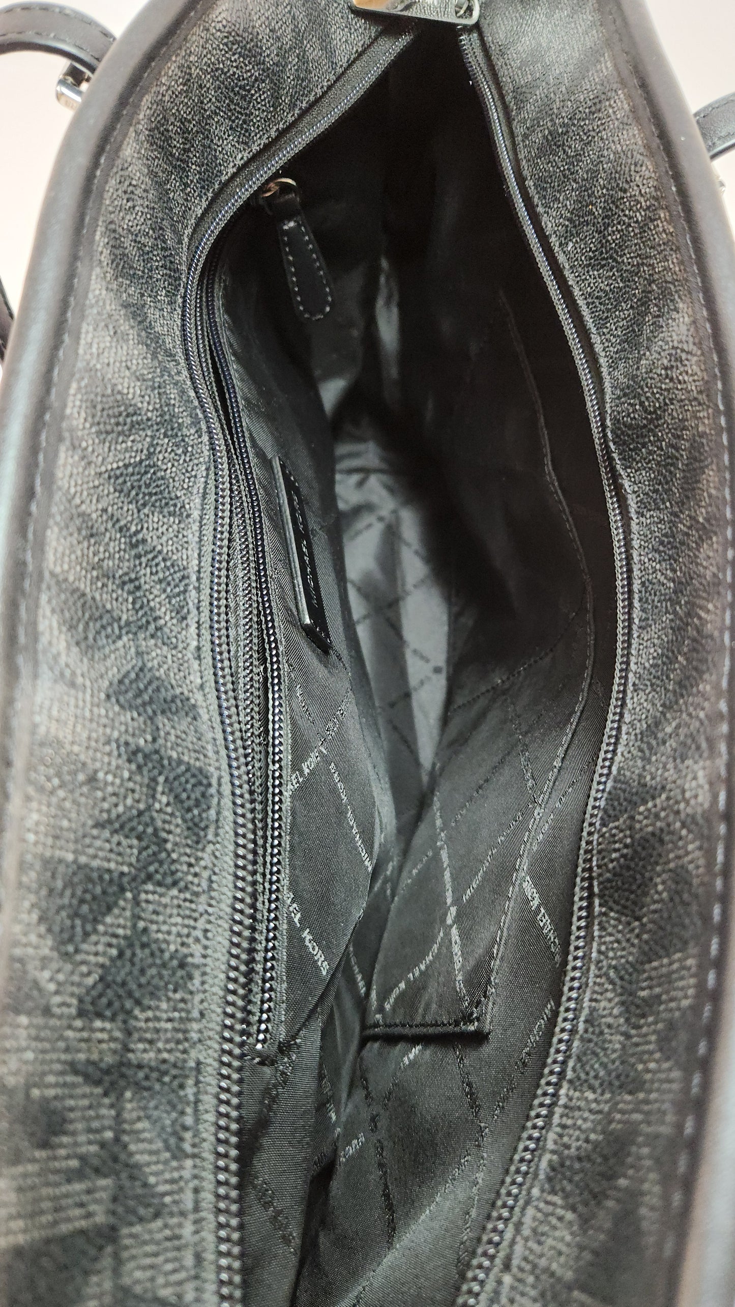 Michael Kors Bolsa Shoulder Monogram Negra