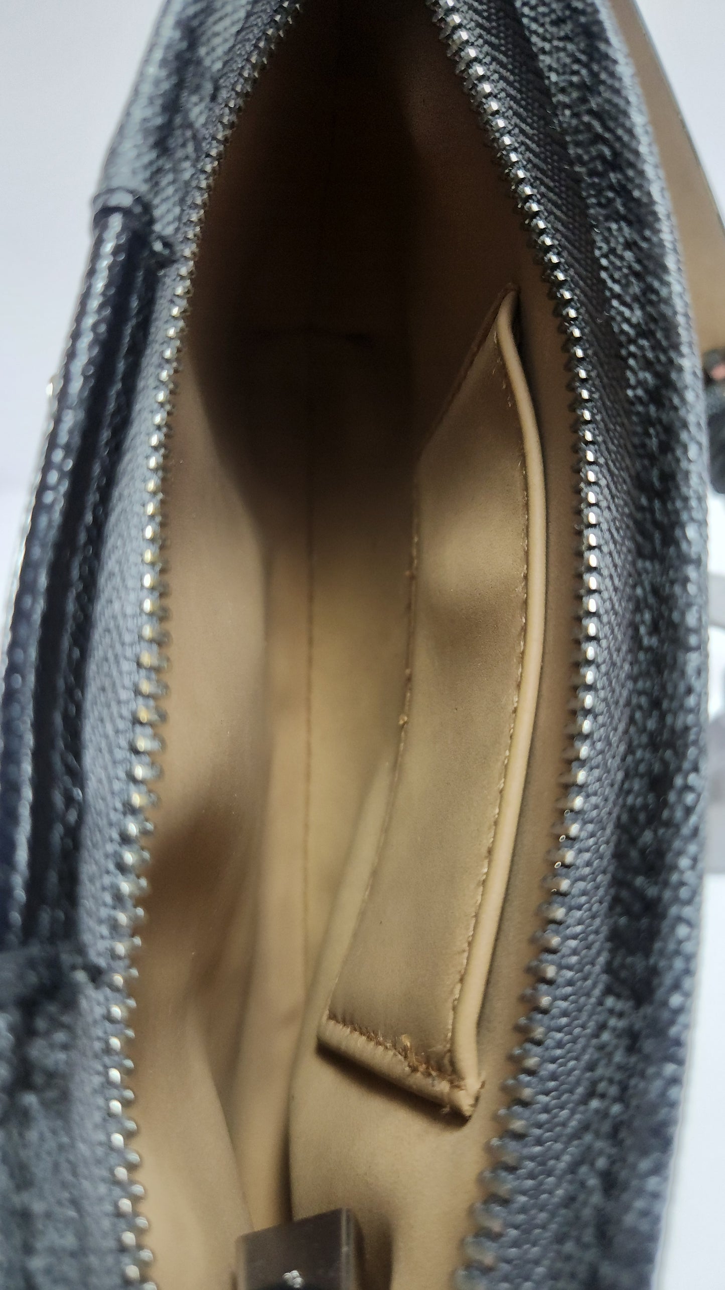 Cangurera Michael Kors Negra