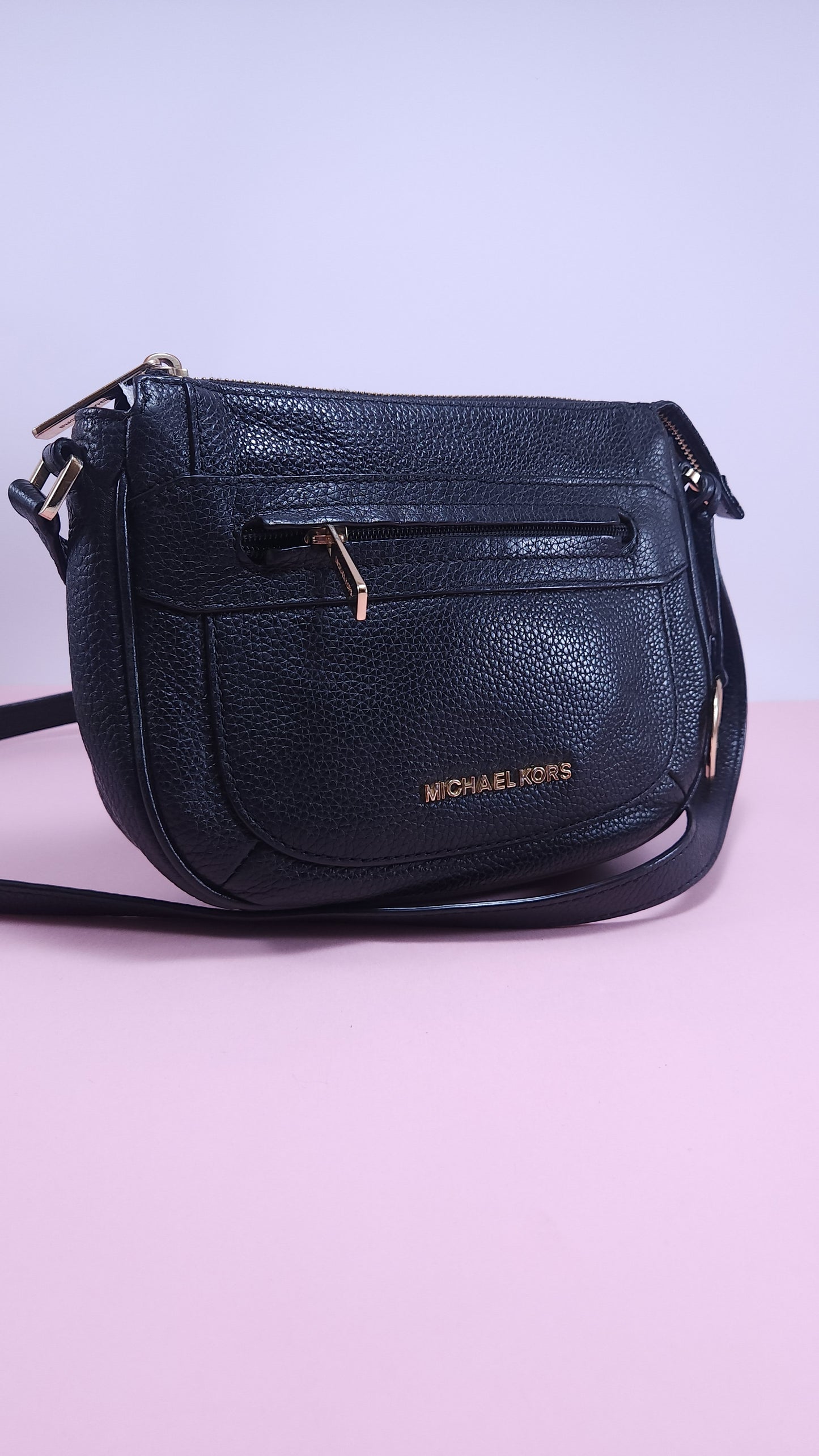 Bolsa Cruzada Michael Kors de Piel Negra