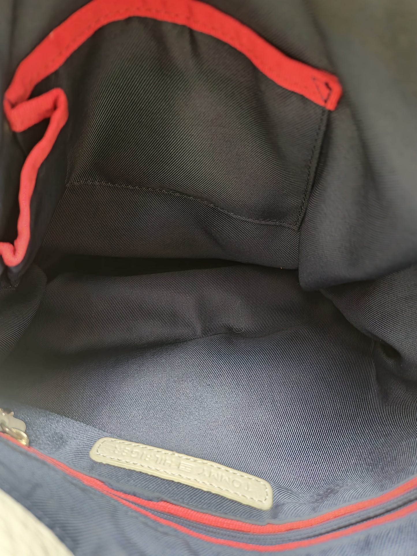 Bolsa Tommy Hilfiger de Hombro en Piel Color Crema