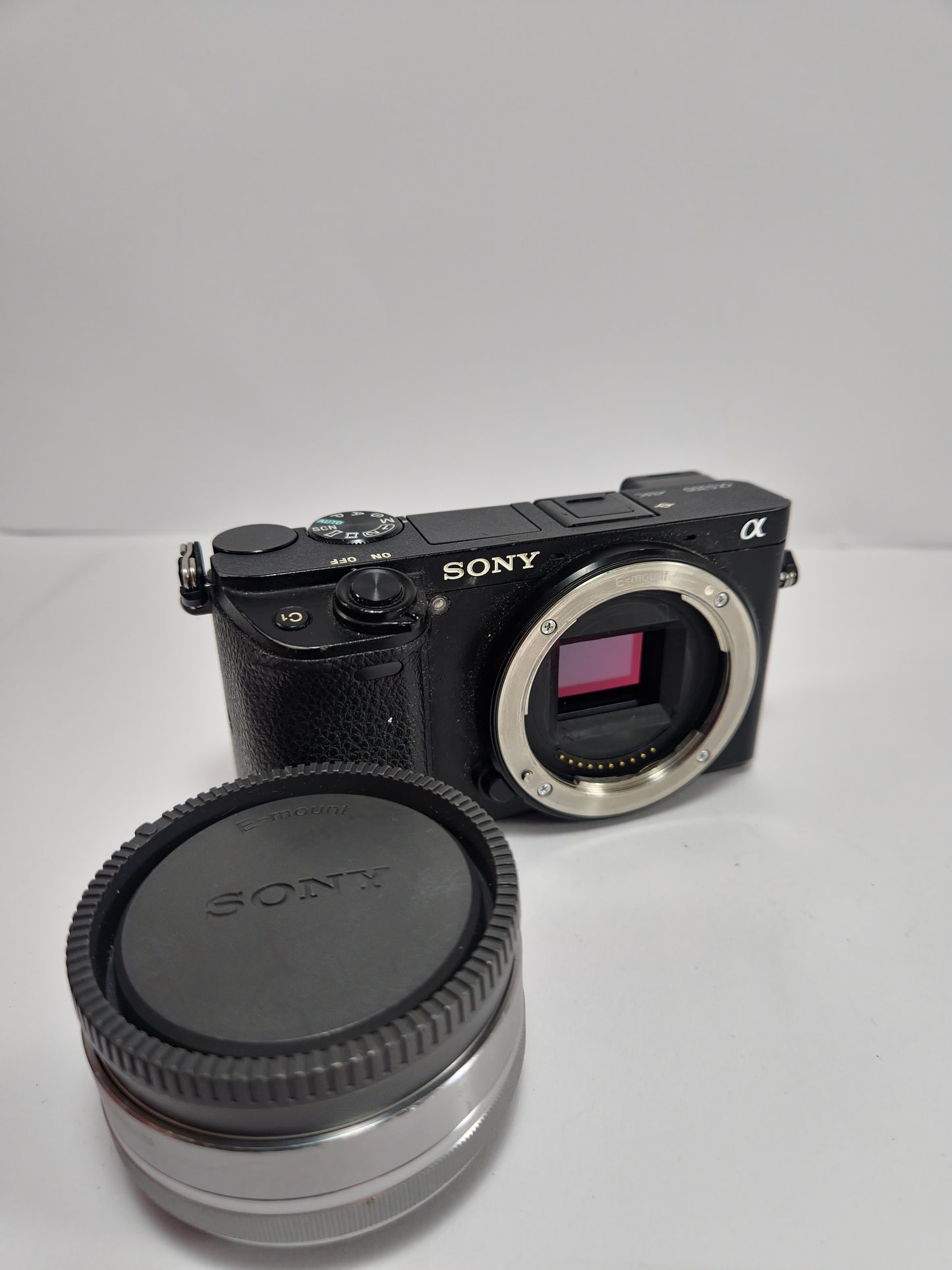 Cámara Sony Alpha A6300 con Rig y Accesorios