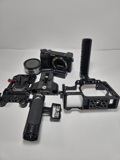 Cámara Sony Alpha A6300 con Rig y Accesorios