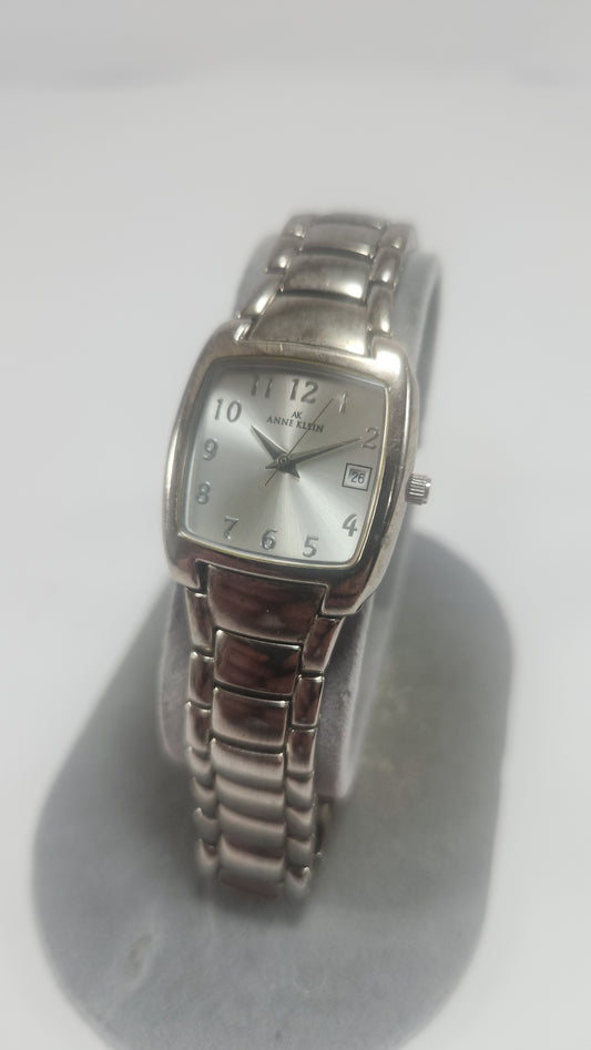 Reloj Anne Klein Plateado con Fecha