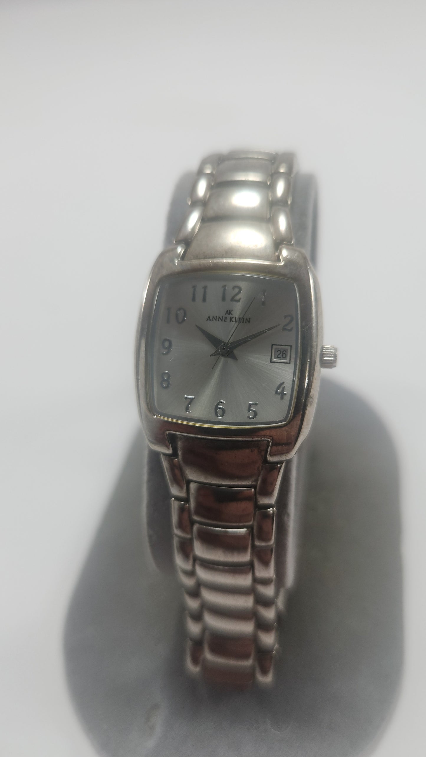 Reloj Anne Klein Plateado con Fecha