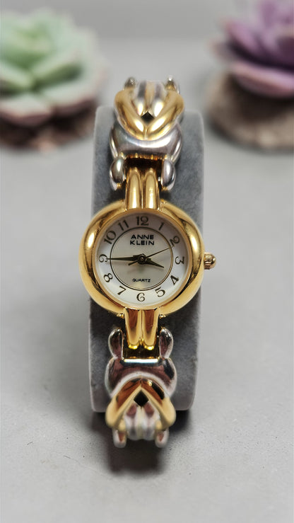 Anne Klein Dorado con Brazalete Decorado