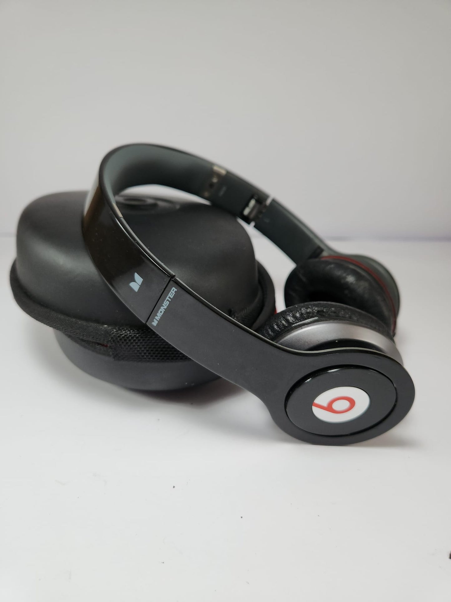 Beats Solo HD – Clásicos | Color Negro
