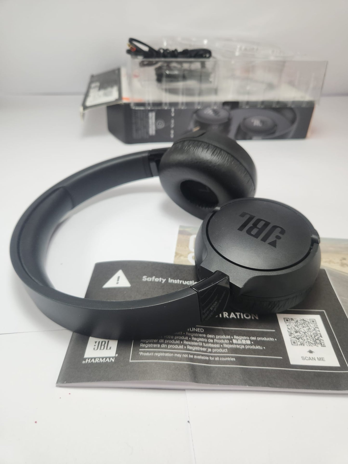 JBL Tune 660NC — Nuevos / con caja y accesorios