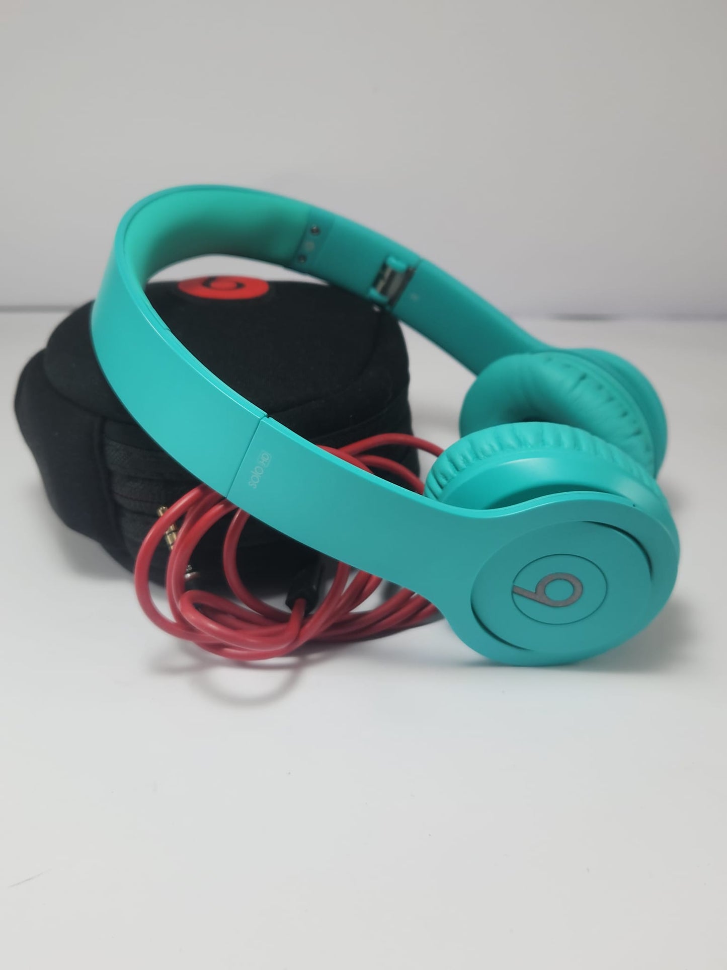 Beats Solo HD – Color Turquesa (con cable)