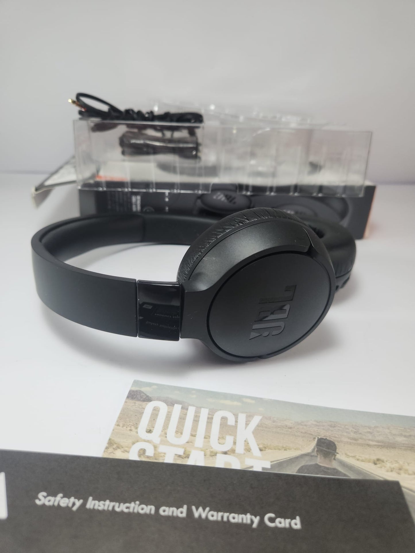 JBL Tune 660NC — Nuevos / con caja y accesorios