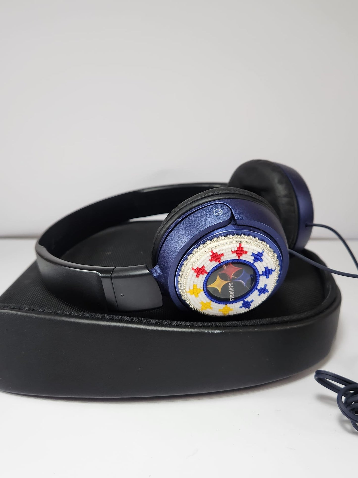 Audífonos Decorativos Artesanales – Estilo Beads Steelers