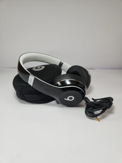 Beats Solo (con cable) – Color negro