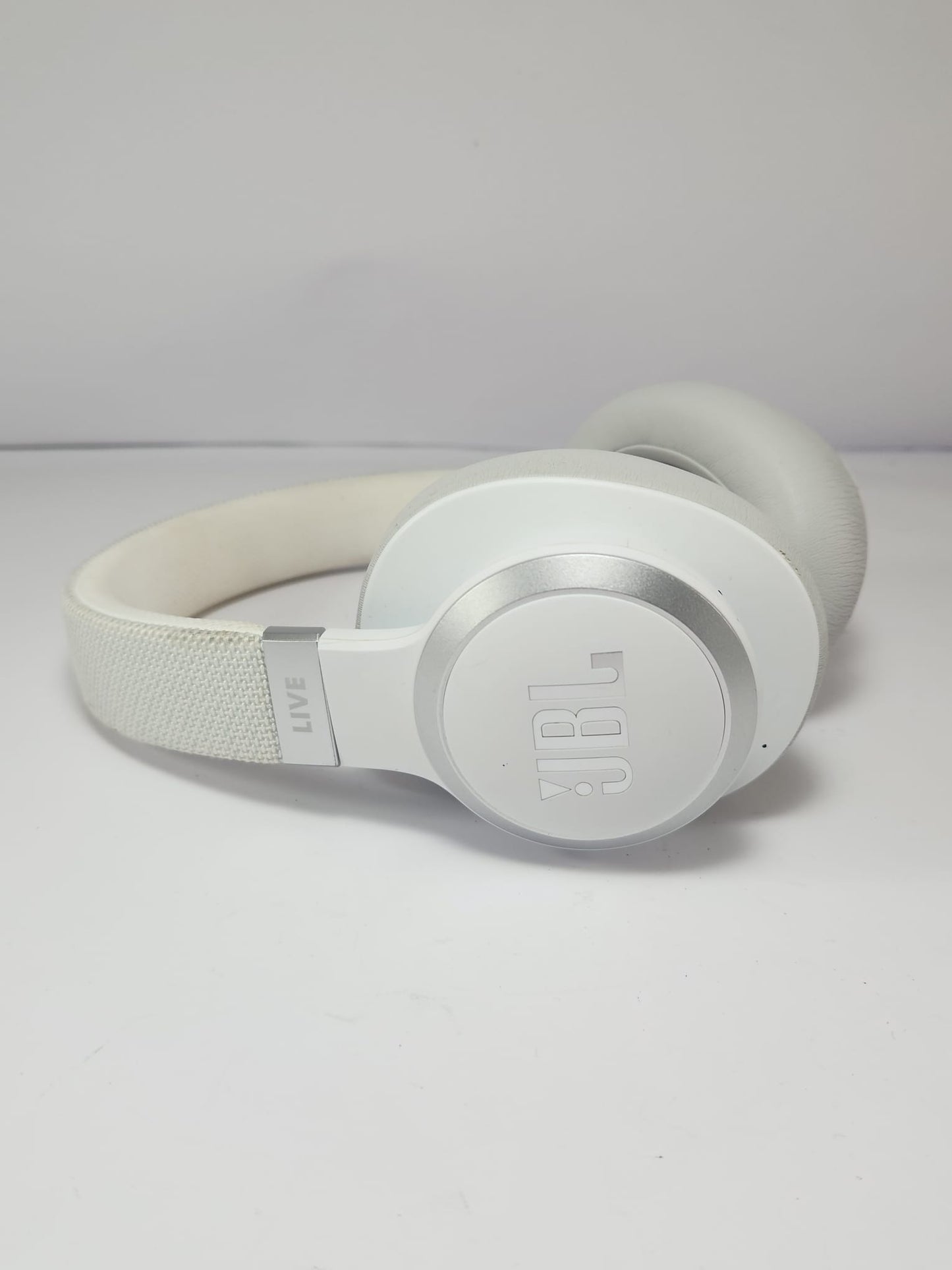 JBL Over-Ear con Cancelación de Ruido (ANC)