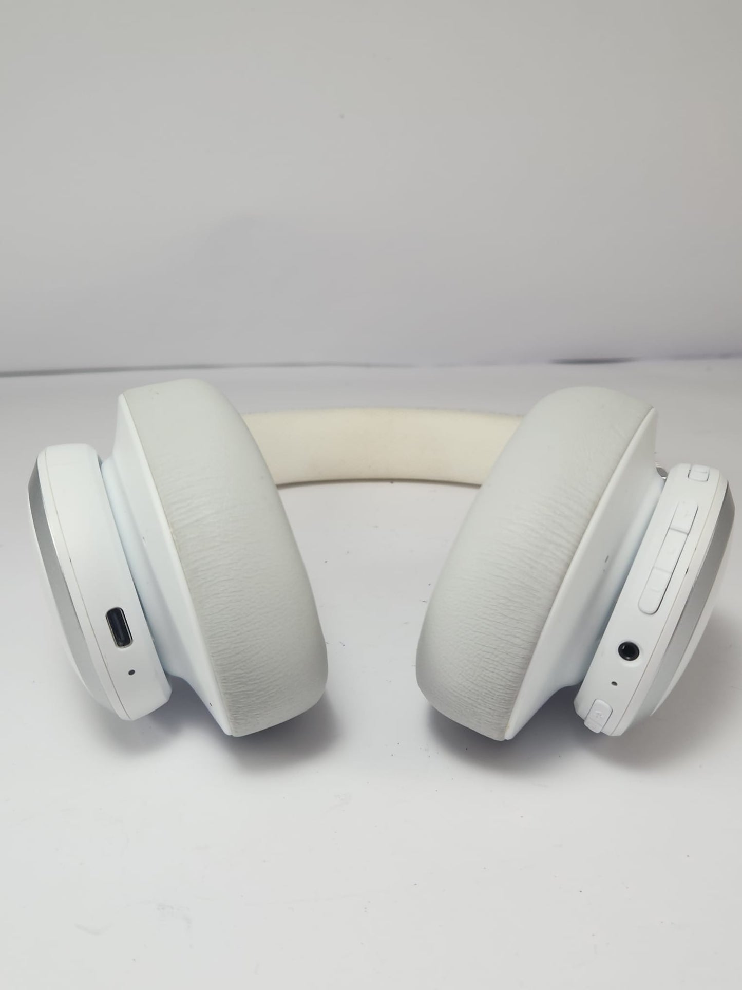 JBL Over-Ear con Cancelación de Ruido (ANC)