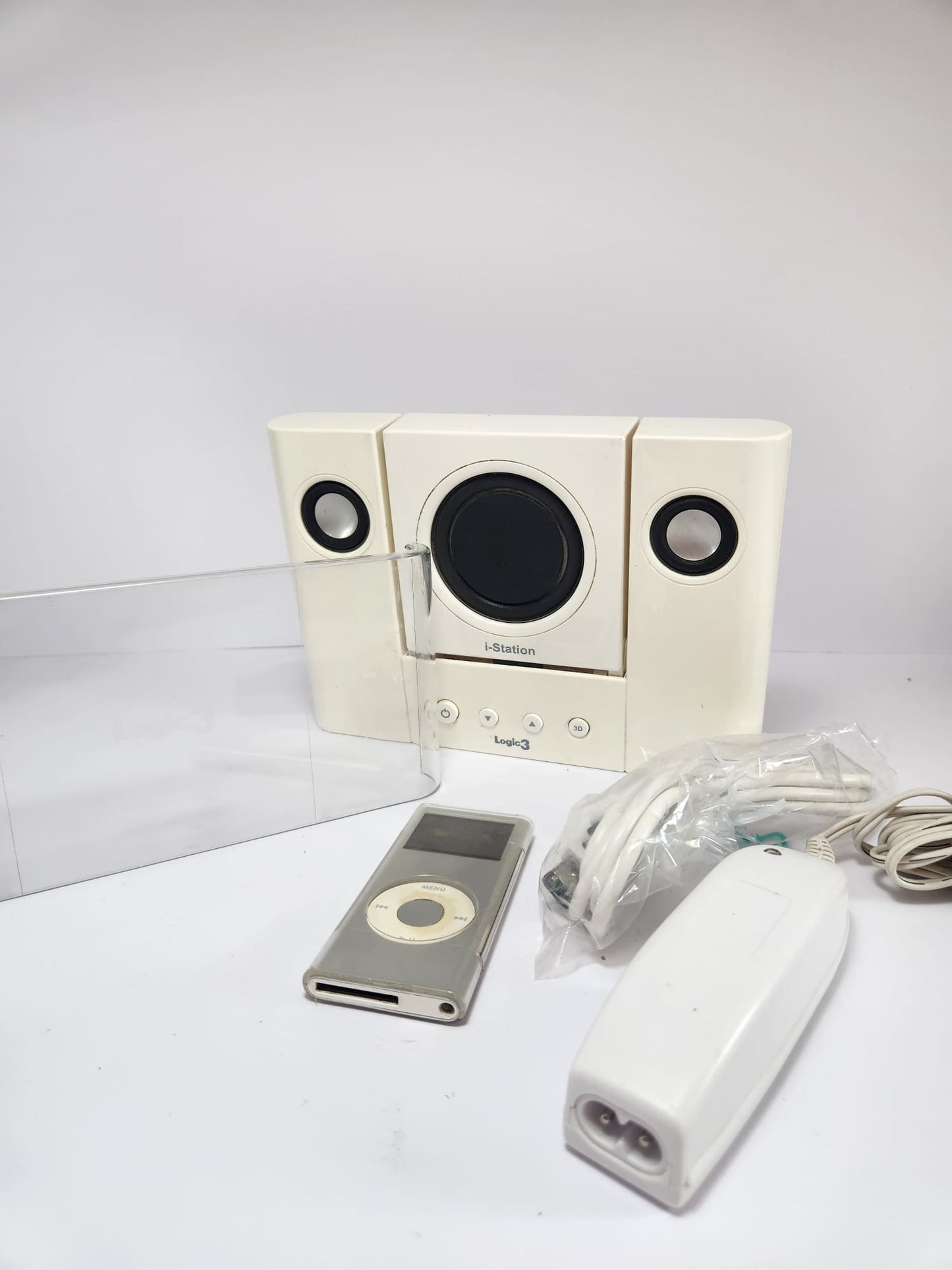 Dock con bocinas Logic3 para iPod