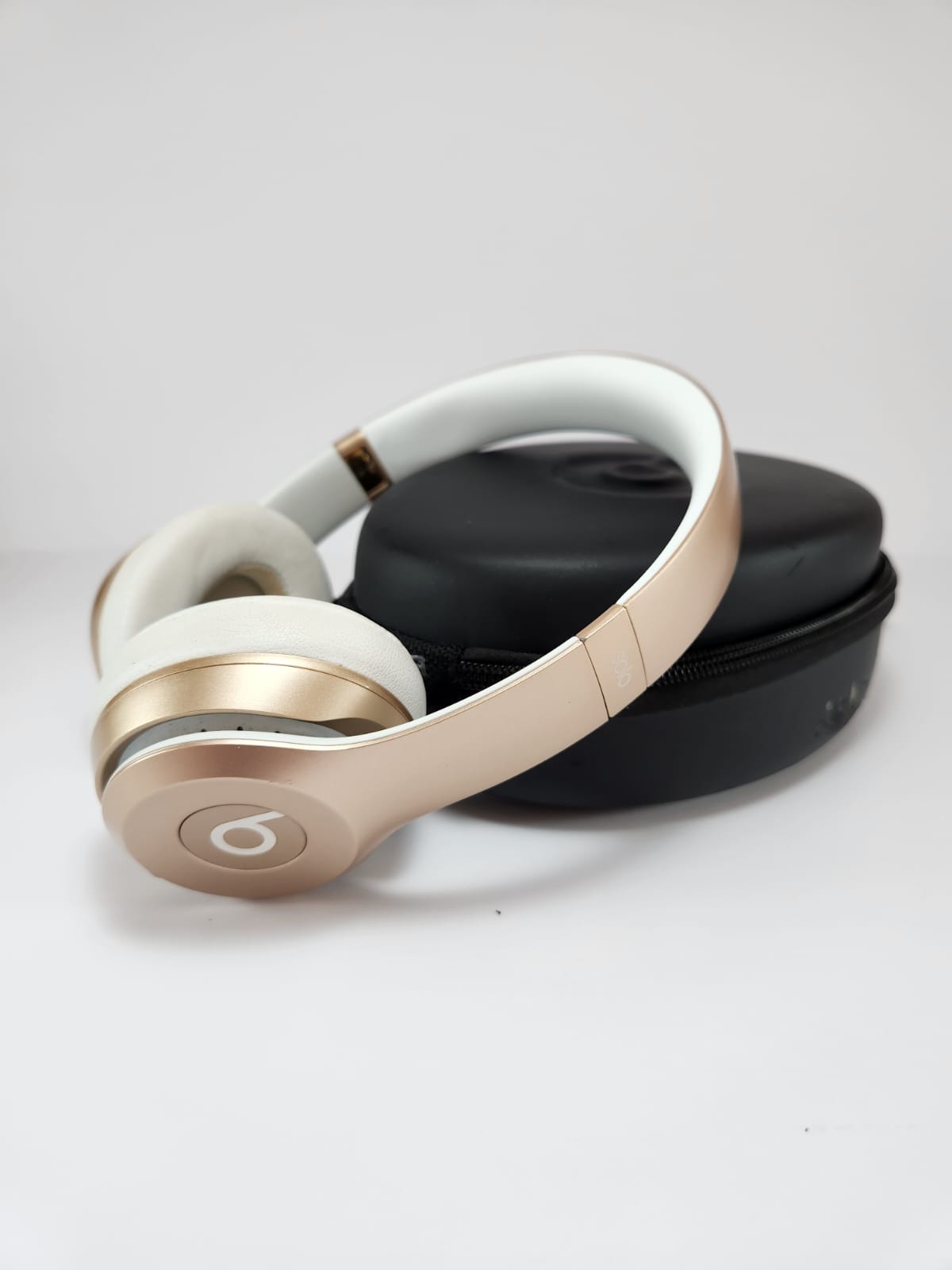 Beats Solo Wireless dorados