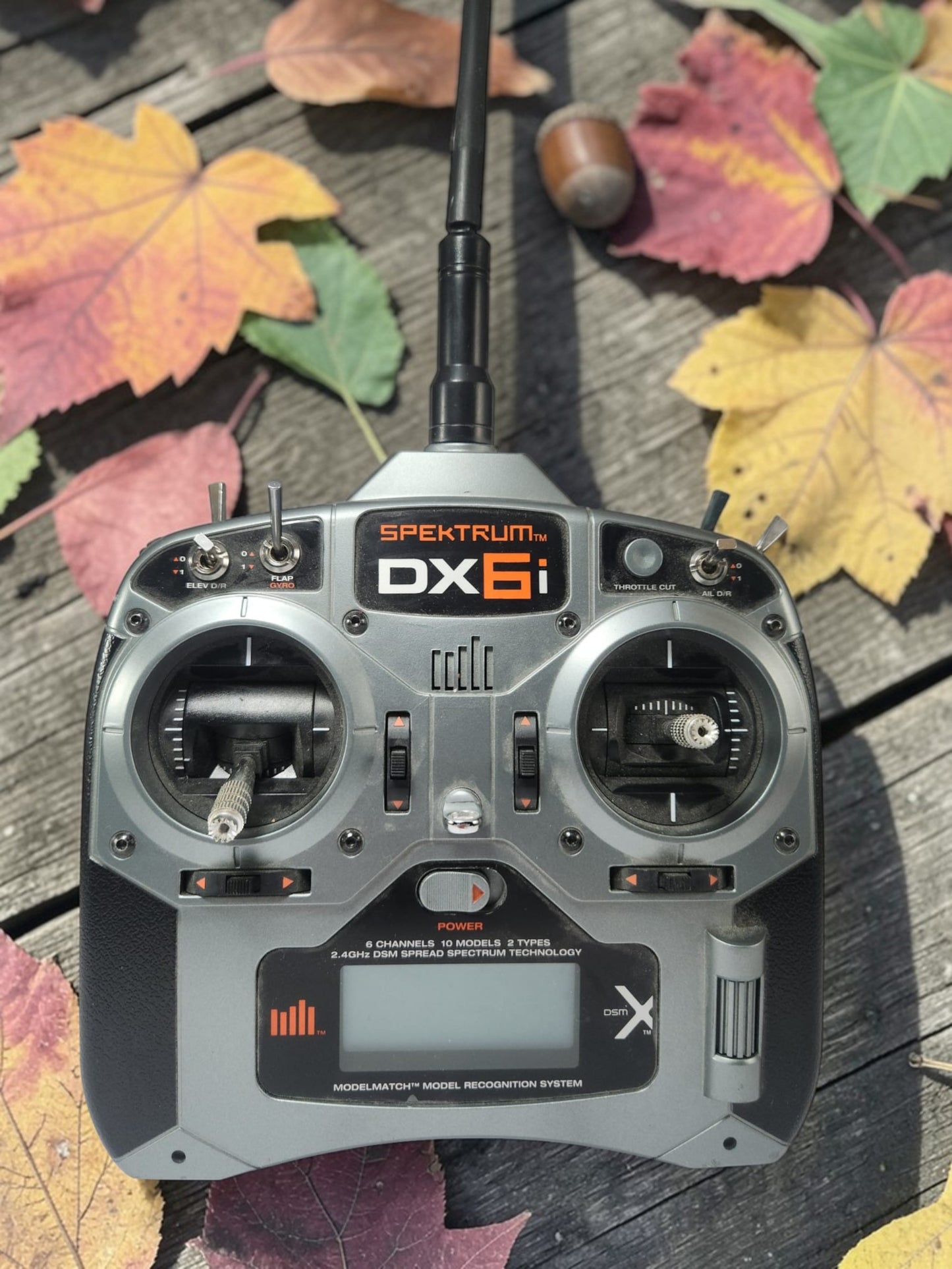 Spektrum DX6i – Control RC Profesional 2.4GHz